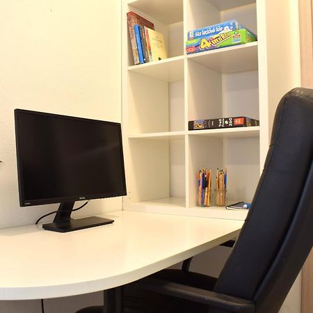 Charming Flat, Steps From Castle - Historic Part Appartement Bratislava Buitenkant foto