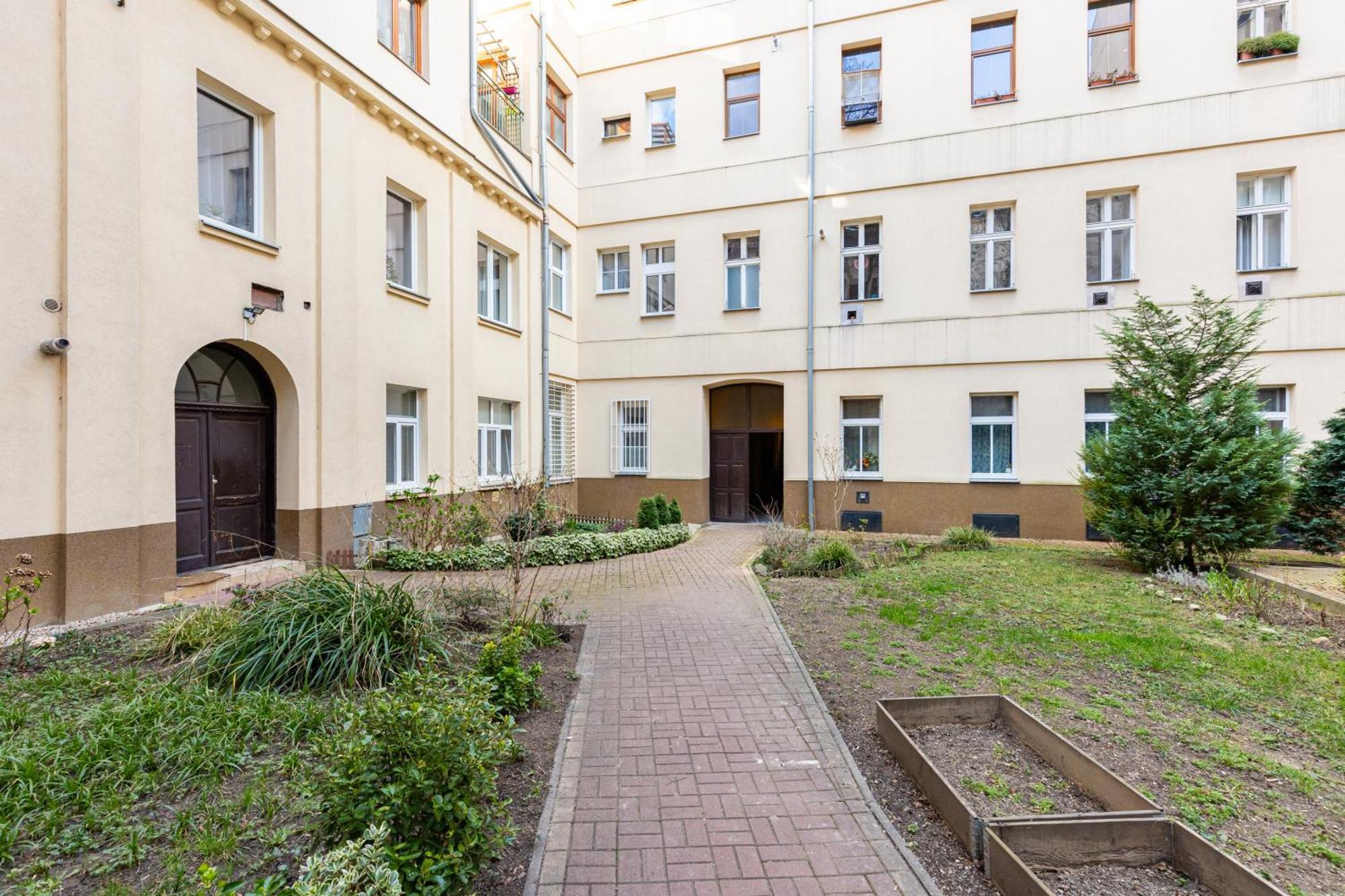 Charming Flat, Steps From Castle - Historic Part Appartement Bratislava Buitenkant foto