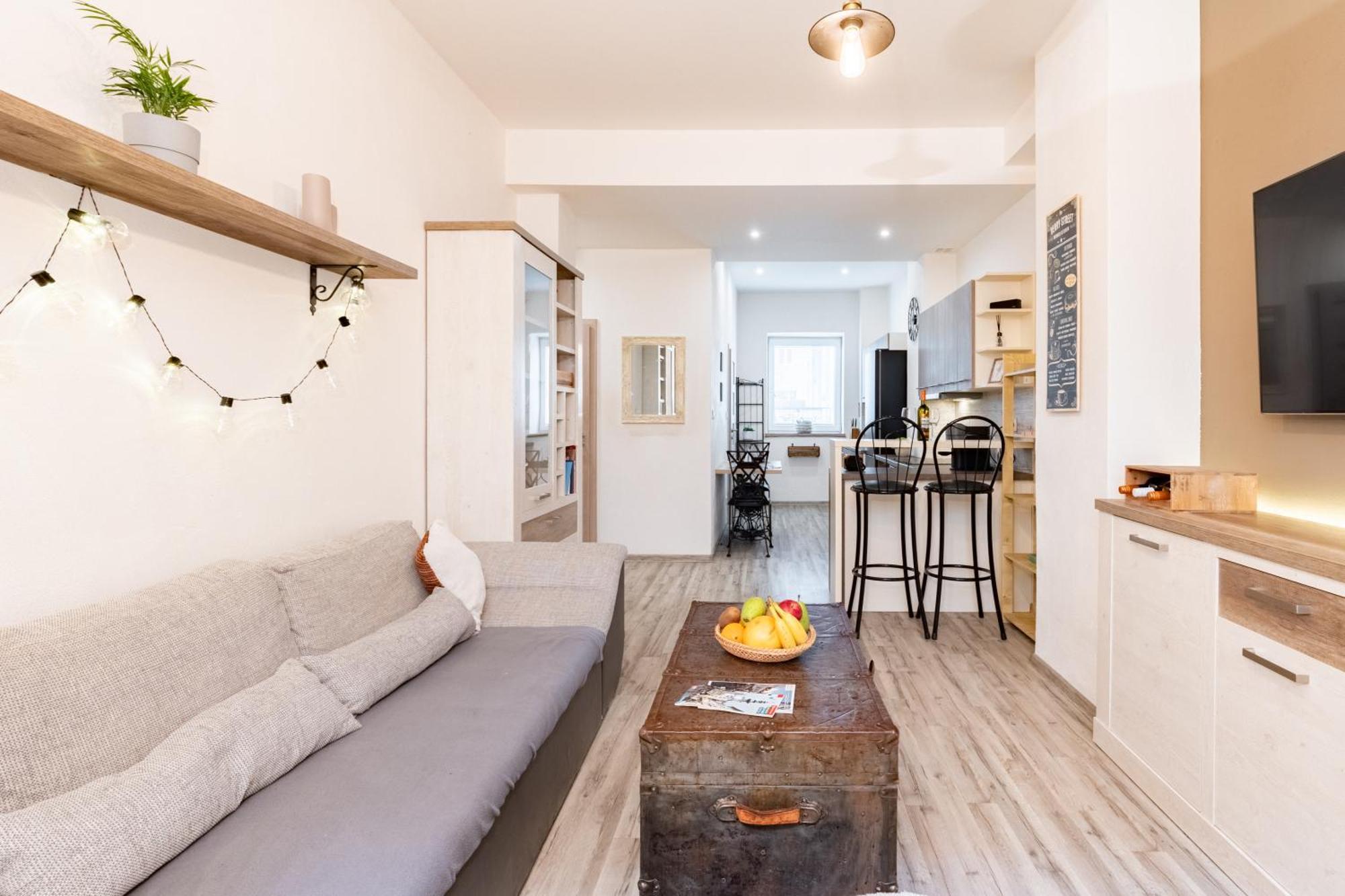 Charming Flat, Steps From Castle - Historic Part Appartement Bratislava Buitenkant foto