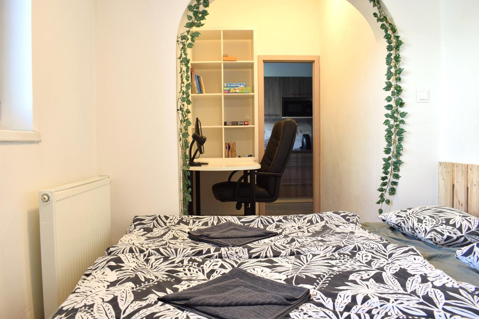 Charming Flat, Steps From Castle - Historic Part Appartement Bratislava Buitenkant foto